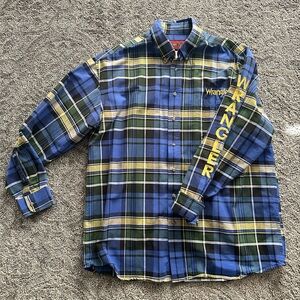Vintage Wrangler Men's Plaid Shirt in Blue and Yellow